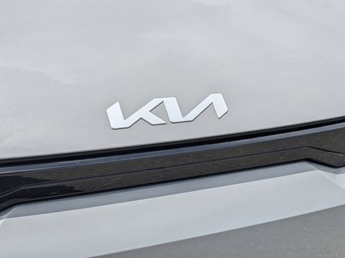 New 2025 Kia EV6 Light RWD image 11