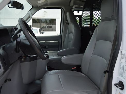 Used 2014 Ford E-150 and Econoline 150 w/ Power Group RWD image 9