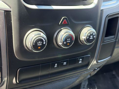 Used 2024 RAM 1500 Warlock AWD/4WD image 36