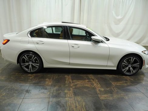 Used 2024 BMW 330i xDrive Sedan w/ Convenience Package AWD/4WD image 3