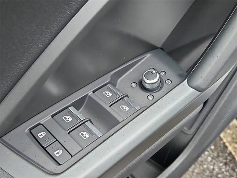 New 2025 Audi Q3 2.0T Premium image 18