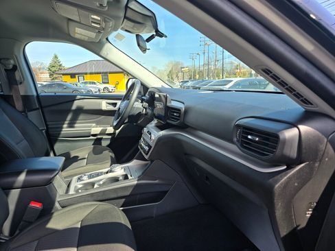 Used 2023 Ford Explorer XLT image 18