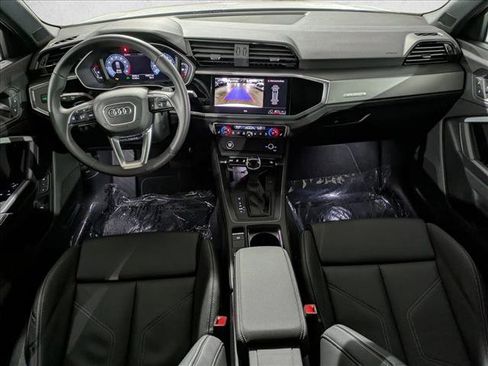 Certified 2025 Audi Q3 2.0T Premium w/ Convenience Package image 18