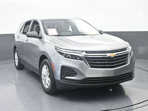 Used 2023 Chevrolet Equinox LS FWD image 9