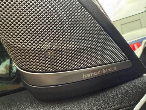 Used 2018 BMW M550i xDrive image 21