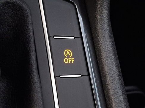 Used 2021 Volkswagen Tiguan SE w/ Panoramic Sunroof Package AWD/4WD image 24