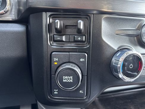 Used 2024 Ford F250 Lariat w/ Sport Appearance Package image 22