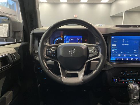 Used 2024 Ford Bronco Black Diamond image 18