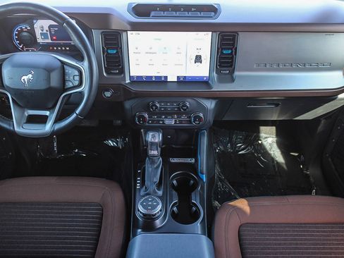 Used 2022 Ford Bronco Outer Banks w/ Sasquatch Package AWD/4WD image 13