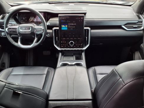 Used 2025 GMC Acadia Elevation w/ Elevation Premium Package FWD image 9