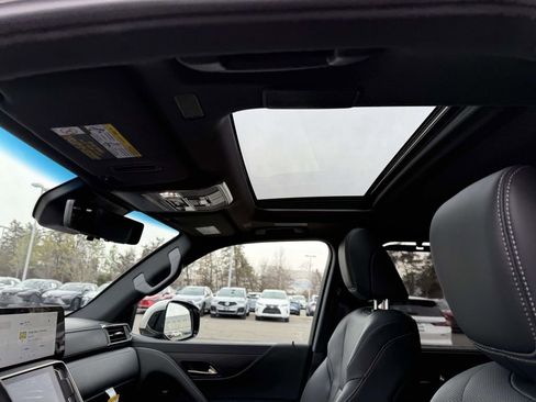 Used 2025 Lexus LX 600 4WD w/ Accessory Package (Z1) image 20