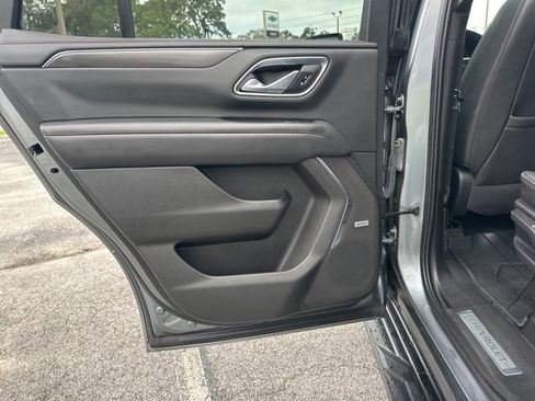 Used 2022 Chevrolet Tahoe RST w/ Sport Performance Package image 32