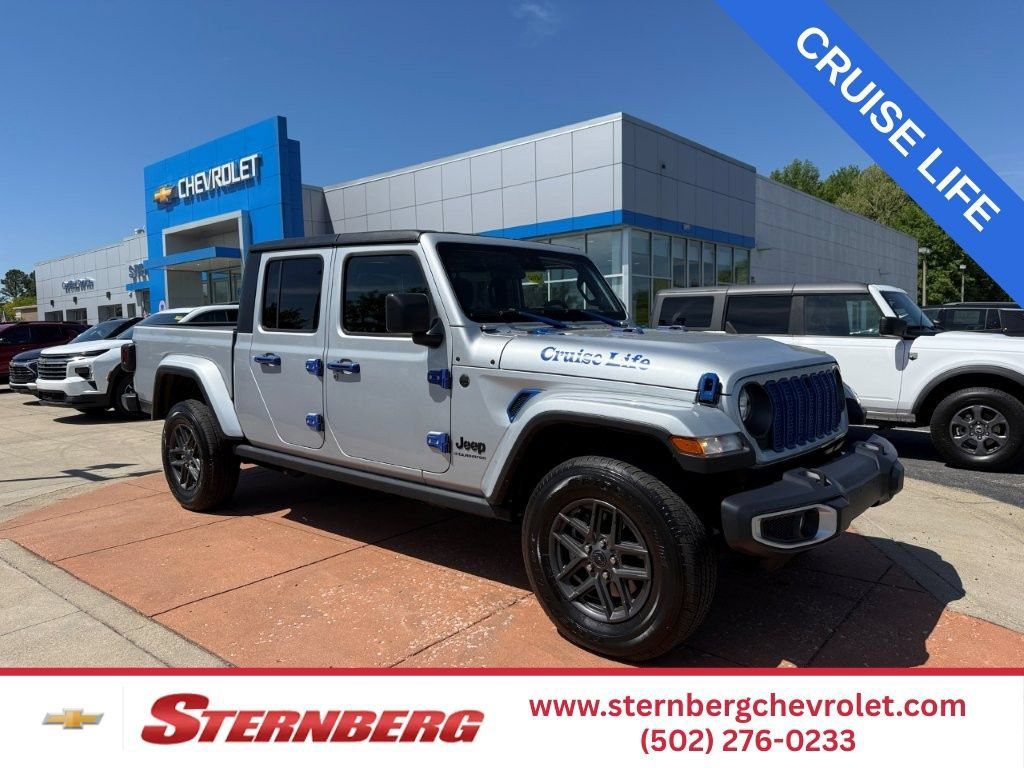 Used 2024 Jeep Gladiator Sport AWD/4WD image 1