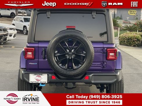 Used 2023 Jeep Wrangler Sahara image 5