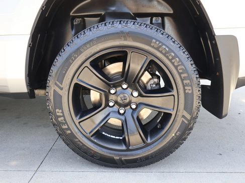 Used 2021 RAM 1500 Big Horn AWD/4WD image 40