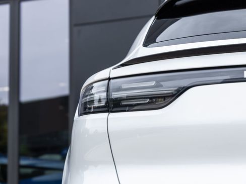 Certified 2023 Porsche Cayenne Turbo AWD/4WD image 14