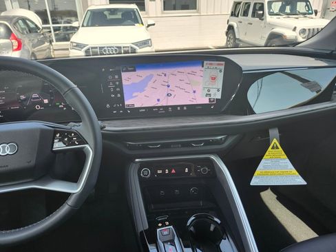 New 2025 Audi Q5 Premium Plus image 18