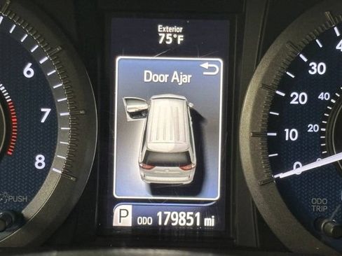Used 2015 Toyota Sienna XLE w/ XLE Navigation Package FWD image 26