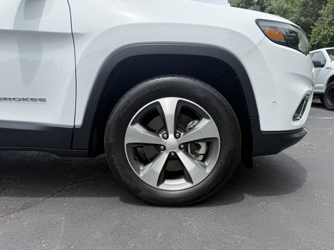 Used 2021 Jeep Cherokee Limited AWD/4WD image 10
