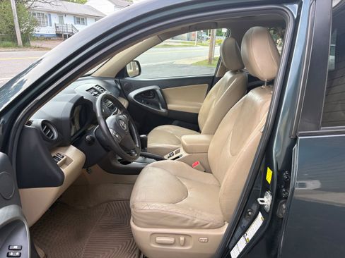 Used 2009 Toyota RAV4 Limited AWD/4WD image 11