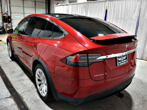 Used 2017 Tesla Model X 75D AWD/4WD image 4
