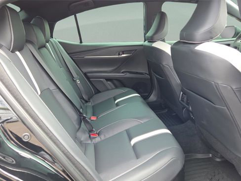 Used 2025 Toyota Camry SE FWD image 14