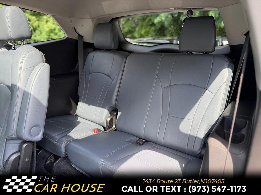 Used 2021 Buick Enclave Essence w/ Sound and Sites Package AWD/4WD image 17