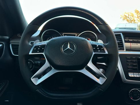 Used 2013 Mercedes-Benz ML 63 AMG 4MATIC image 27