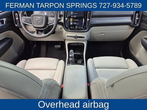 Used 2021 Volvo XC40 T5 Inscription w/ Advanced Package image 16