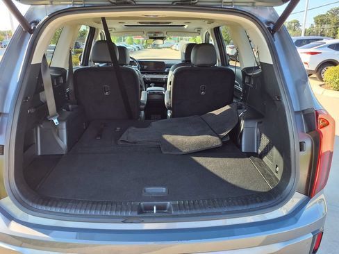 Used 2025 Kia Telluride S FWD image 12