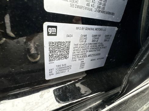 Used 2024 GMC Sierra 1500 AT4 w/ Technology Package image 29