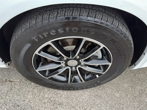 Used 2015 Dodge Grand Caravan R/T image 25