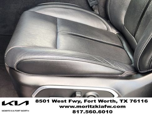 Used 2024 Jeep Wagoneer L Series II w/ Flexible Seating Group RWD image 23