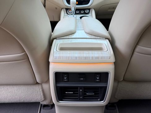 Used 2016 Nissan Murano Platinum w/ Platinum Technology Package FWD image 20