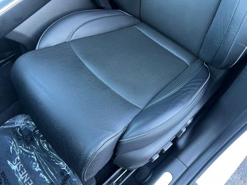 Used 2023 Genesis GV60 Advanced image 24