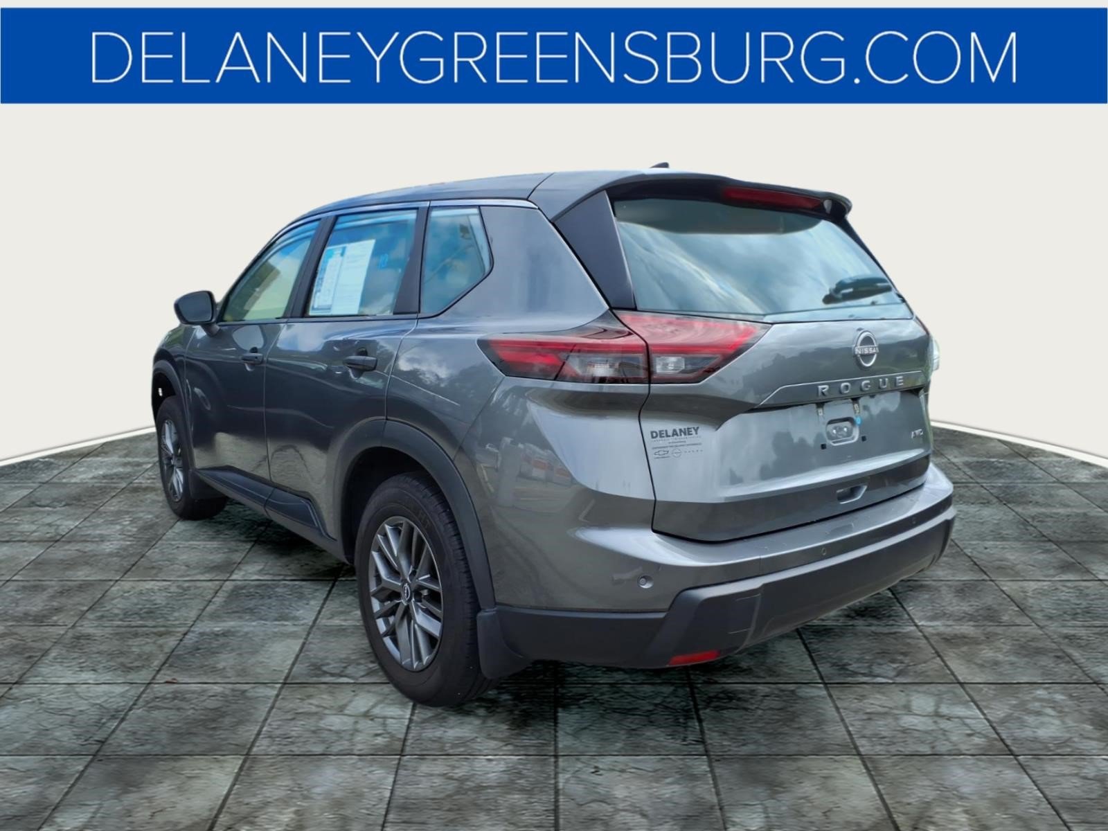 Used 2024 Nissan Rogue S AWD/4WD image 5