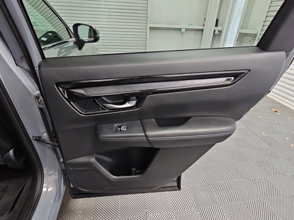 Used 2025 Honda CR-V EX-L image 35
