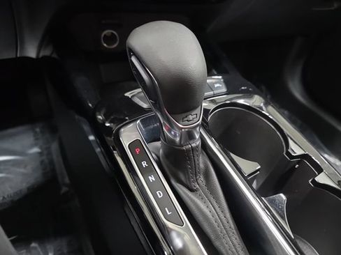 Used 2025 Chevrolet Trax LT FWD image 23