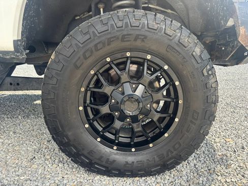 Used 2019 Ford F250 XLT w/ Snow Plow Prep Package AWD/4WD image 10
