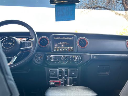 Used 2023 Jeep Gladiator Mojave w/ Cold Weather Group AWD/4WD image 20