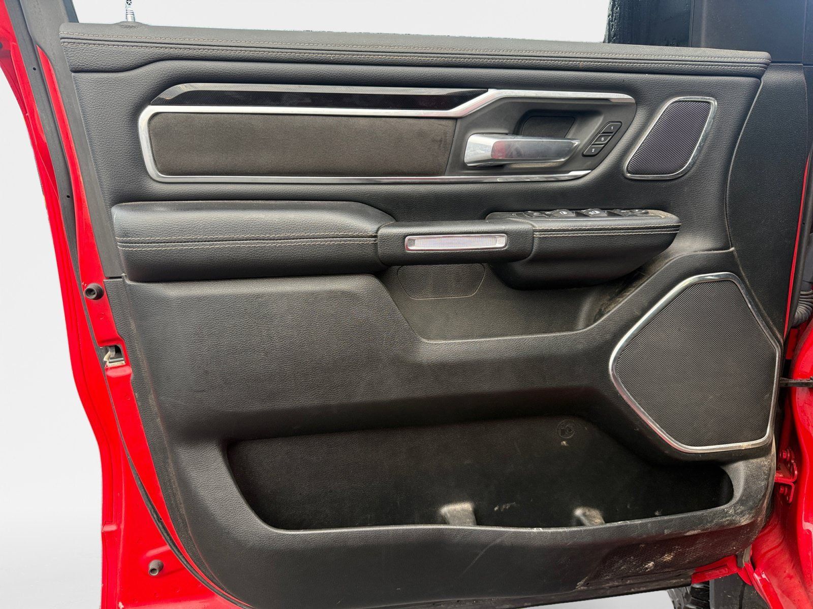 Used 2020 RAM 1500 Laramie AWD/4WD image 20