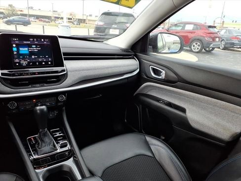 Certified 2022 Jeep Compass Latitude w/ Convenience Group image 13