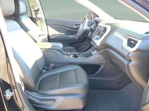 Used 2022 GMC Acadia SLT image 23