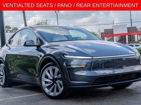 Used 2026 Tesla Model Y AWD image 3