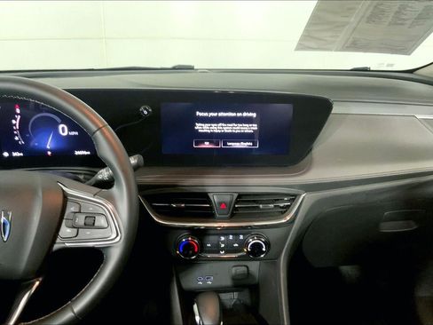 Used 2025 Buick Encore GX Preferred AWD/4WD image 6