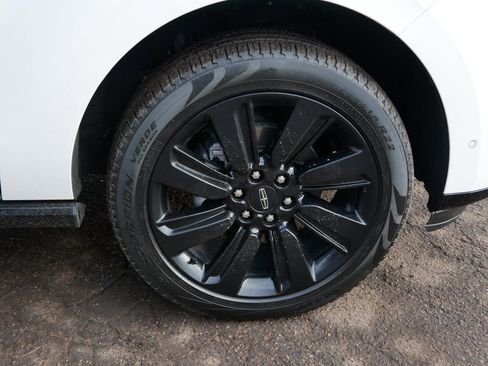 Used 2023 Lincoln Navigator Reserve image 7