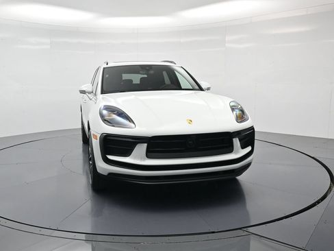 Used 2026 Porsche Macan AWD/4WD image 33