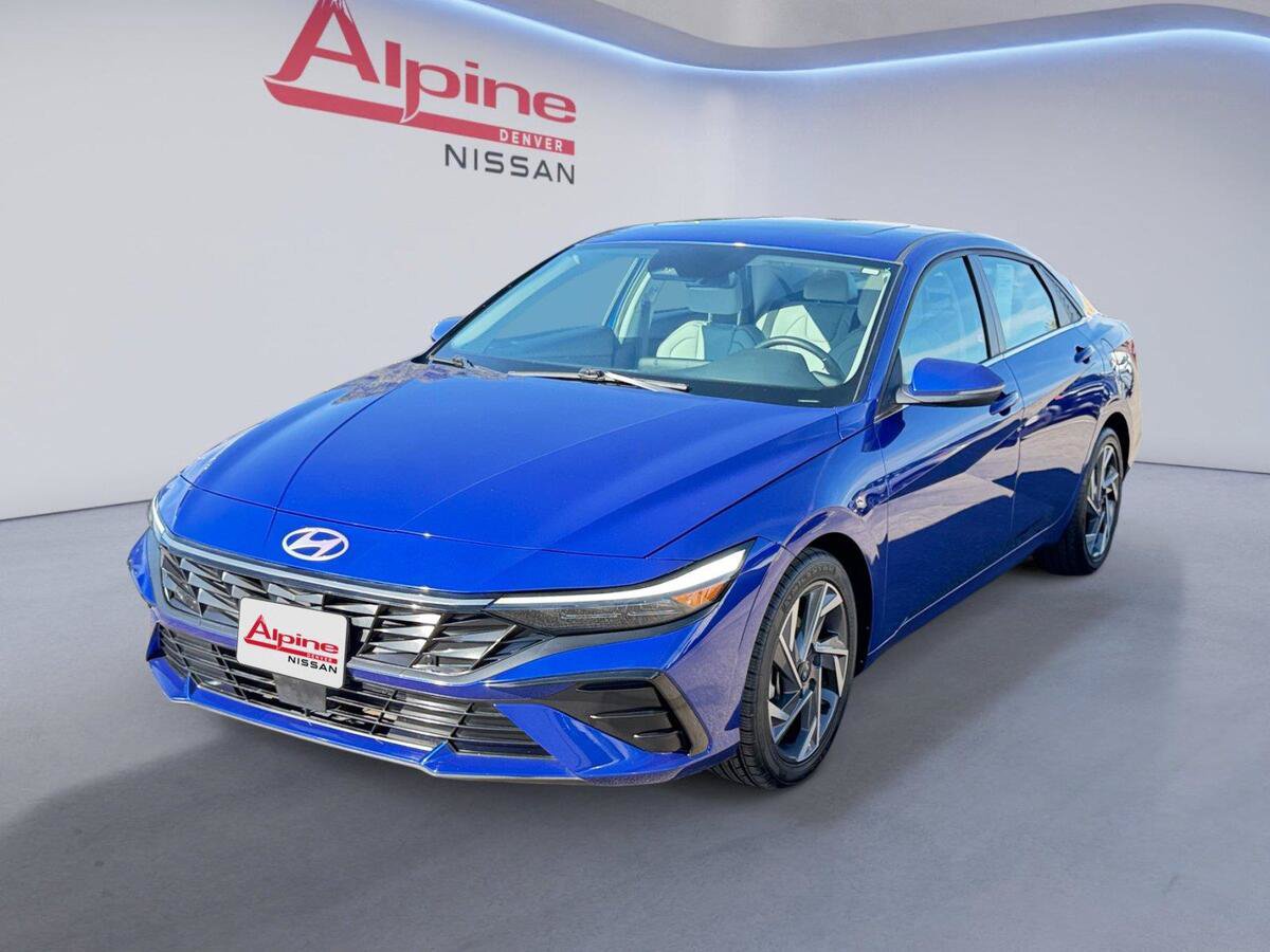 Used 2025 Hyundai Elantra Limited FWD image 1