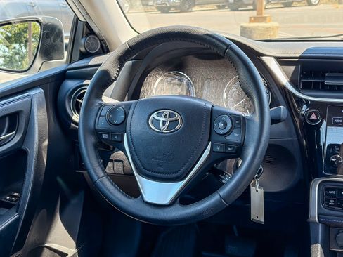 Used 2019 Toyota Corolla SE FWD image 14