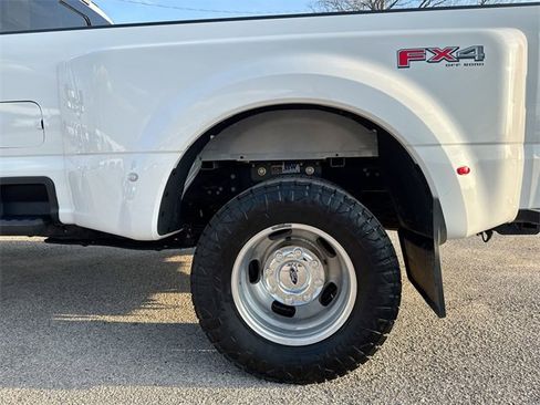 Certified 2024 Ford F350 Lariat w/ FX4 Off-Road Package image 22